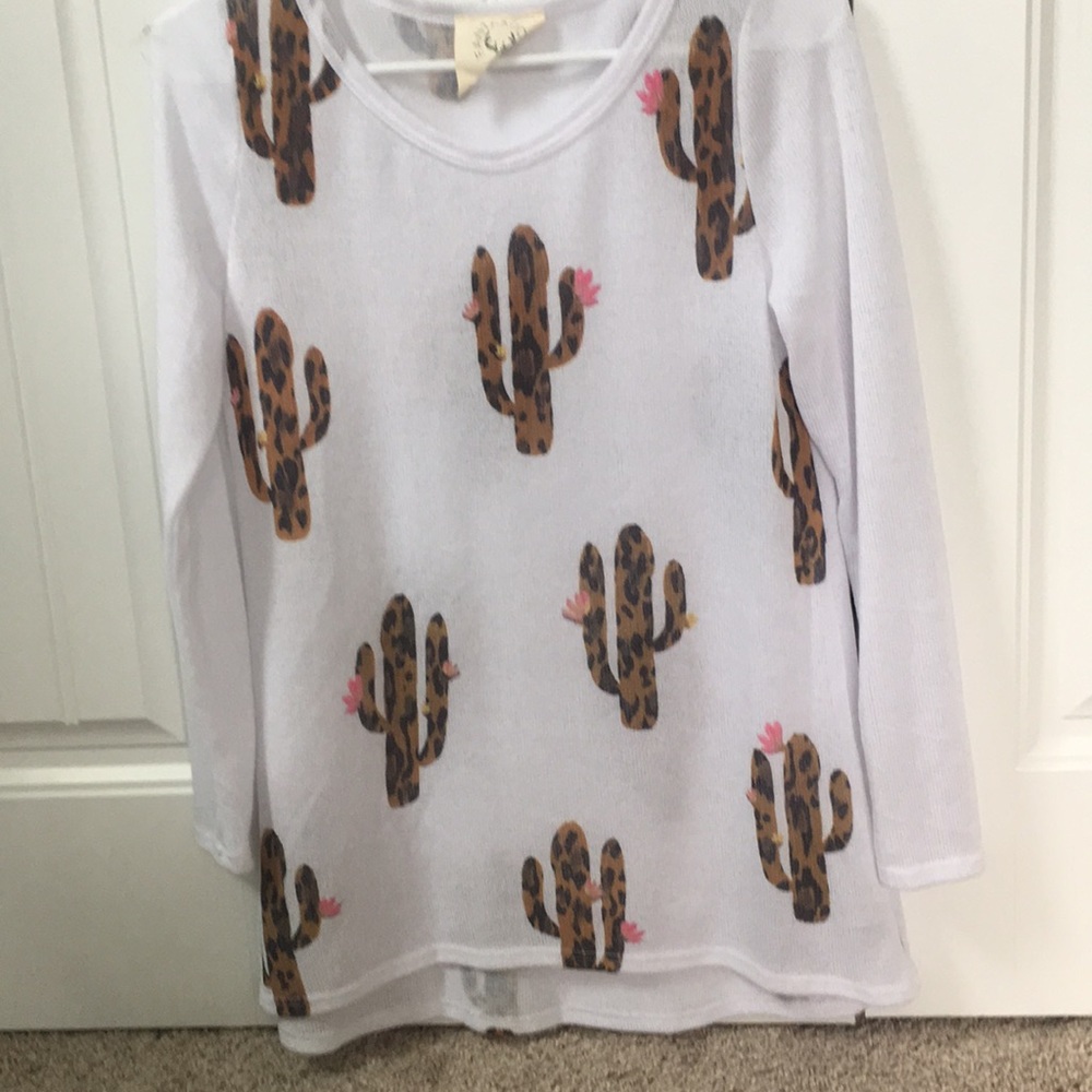 Long sleeve light sweater